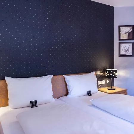 מלון Arthotel Ana Aura