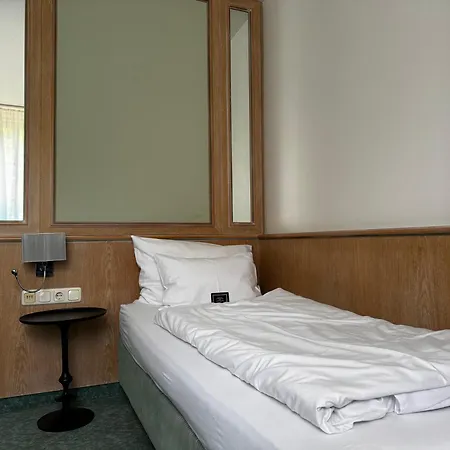 ホテル Arthotel Ana Aura 3*