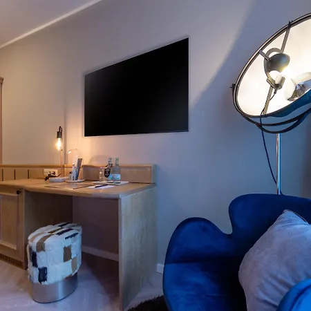 ホテル Arthotel Ana Aura 3*